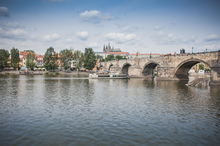 Prague : Dîner-croisière sur la rivière Vltava