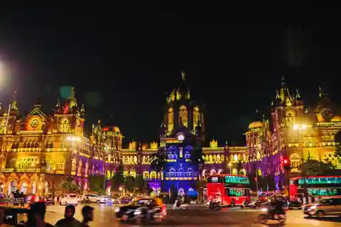 Mumbai: Night tour with Vegetarian Street food Tasting