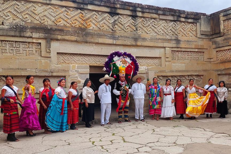 Mitla: Fahrradtour zur archäologischen Zone und zu Höhlen mit Felskunst