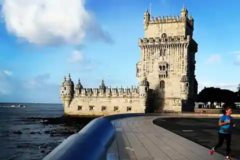 Private day tour Lisbon: Highlights with tastings