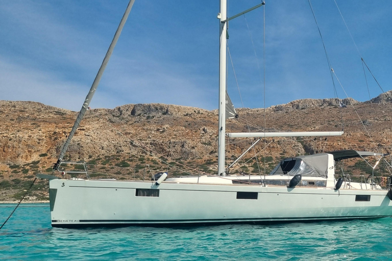 Kissamos: Balos and Gramvousa Private Sailing Trip with Meal