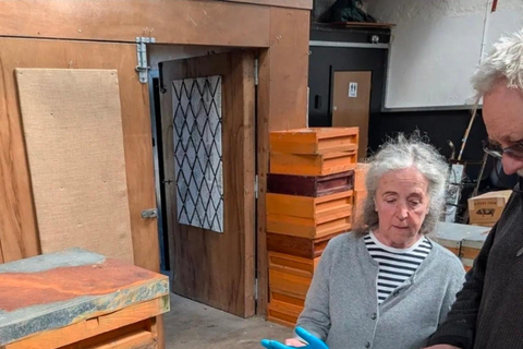 Experience beekeeping in Manchester