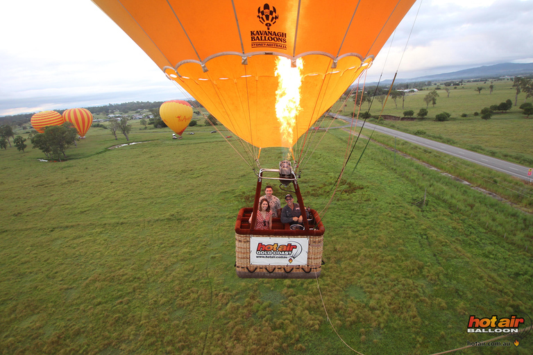 Gold Coast: 1-Hour Balloon & Langham Beachside Breakfast Gold Coast Ballooning, 5 Star Beachside Breakfast