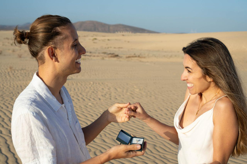 Fuerteventura: Private Proposal Photoshoot Gold: 50 photos 60 mins