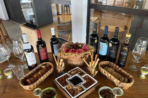 Olivares del Quintón: Exclusive Wine & Olive Experience Tasting & Charcuterie Board, Homemade Empanadas, and Drinks