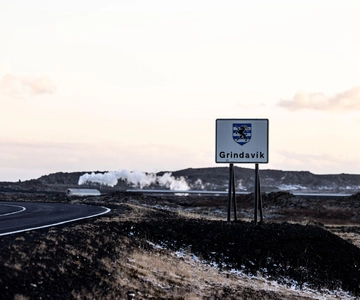 Reykjavik: Guided Tour to Volcano and Reykjanes Geopark