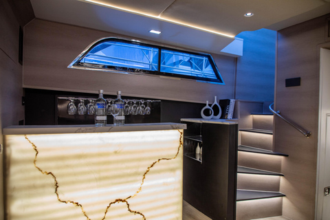 Private Luxury Yacht Tour Dubai BEST VALUE: 3 Hours + Complimentary e-Shisha