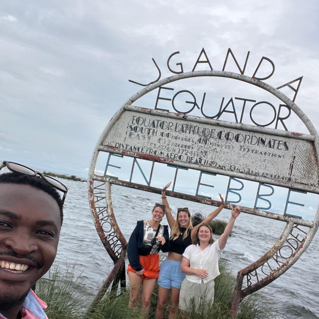 Entebbe: Excursión en Equatar Line y paseo en barco al atardecer por el ...