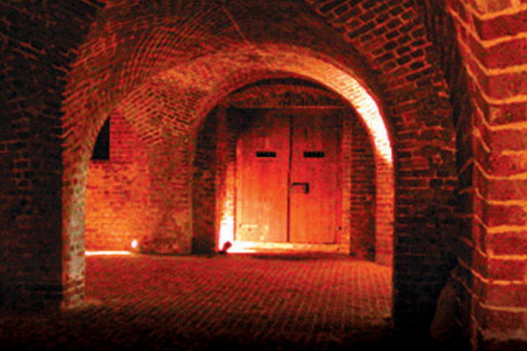 Charleston: 90-Minute Ghost and Dungeon Walking Tour