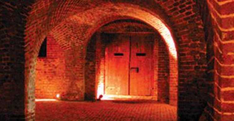 Charleston: 90-Minute Ghost and Dungeon Walking Tour