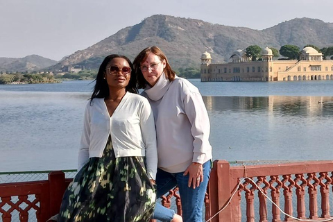 De Delhi : Transfert privé de Delhi à Jaipur en voiture Ac.