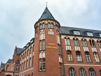 Berlin: Spacer po historii szpitala Charité