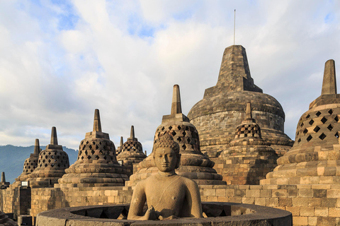 Borobudur Tour: garanterar klättring upp på toppen av tempelstrukturen