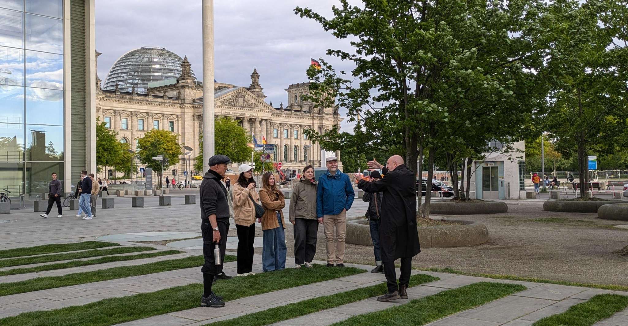 Berlin City walk Government District and Places of Democracy