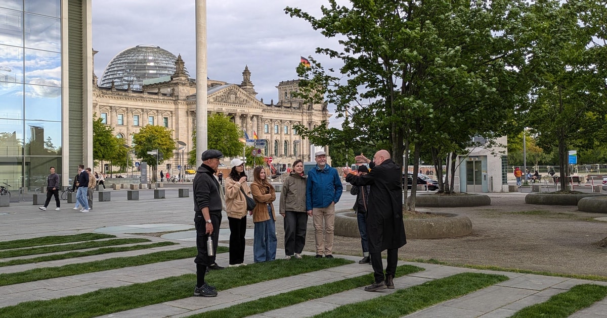 Berlin City walk Government District and Places of Democracy · berlin