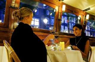 Amsterdam: Luxuriöse Salonbootfahrt mit 3-Gänge-Menü