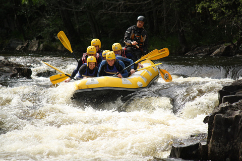 Pitlochry, Schotland: Zomer wildwaterrafttochtPitlochry, Schotland: zomerse wildwaterraftingtour