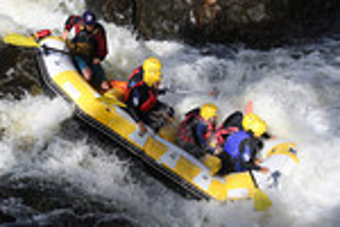 Pitlochry, Schotland: Zomer wildwaterrafttochtPitlochry, Schotland: zomerse wildwaterraftingtour