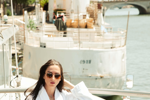 París: Estancia en el Hotel Seine Yacht y espectáculo de Cabaret Latino Paradis