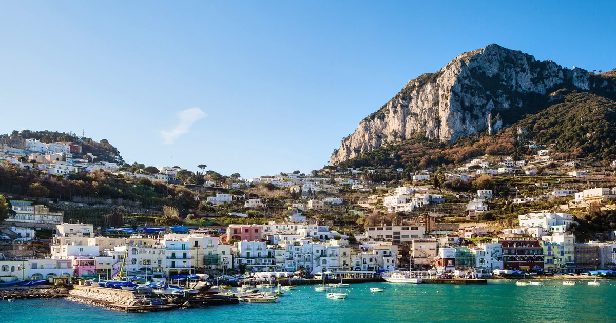 Von Sorrento aus Ticket für die Hin und Rückfahrt der Fähre nach Capri und Positano GetYourGuide