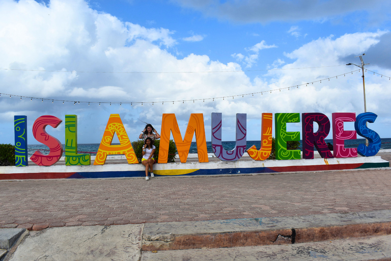 Cancun: Whake Shark Sightseeing, visit Isla Mujeres & Contoy