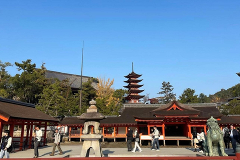 Visita guiada privada a Hiroshima e à ilha de Miyajima