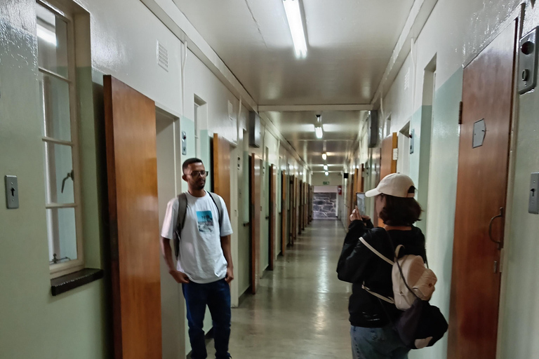 Cape Town: Table Mountain, Robben Island, & Dinner Tour