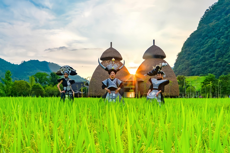 Zhangjiajie: Yellow Dragon Cave, Tianmen Mountain & Show