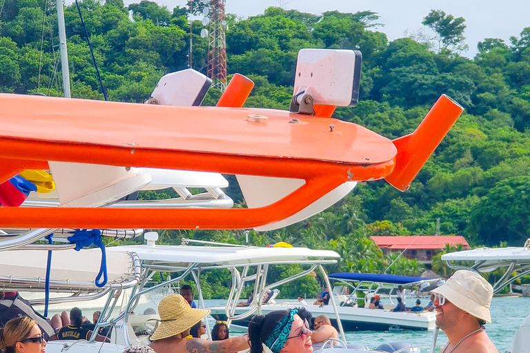 Cartagena: VIP Rumba Tour to Cholon Island with Open Bar Cartagena: VIP Rumba Tour to Isla Cholón with Open Bar