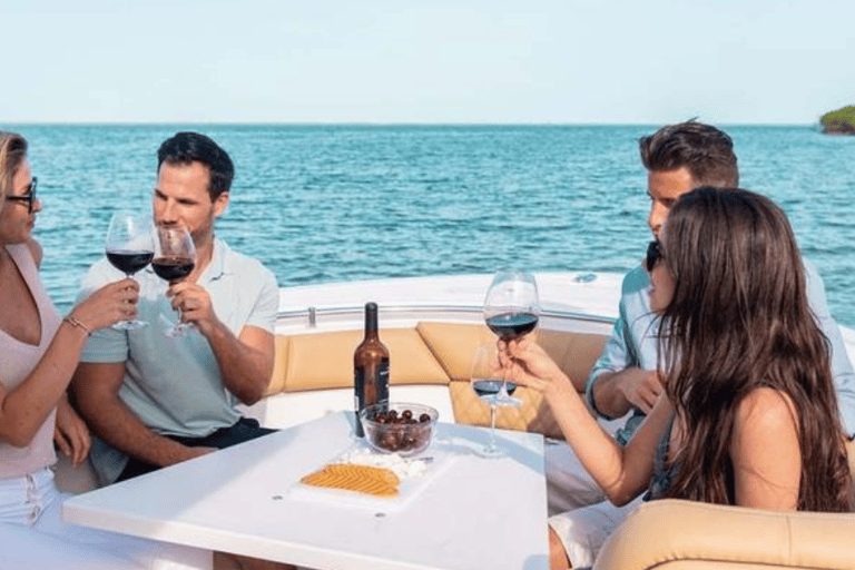 Stockholm: Canal & Vasa Museum Guided Tour