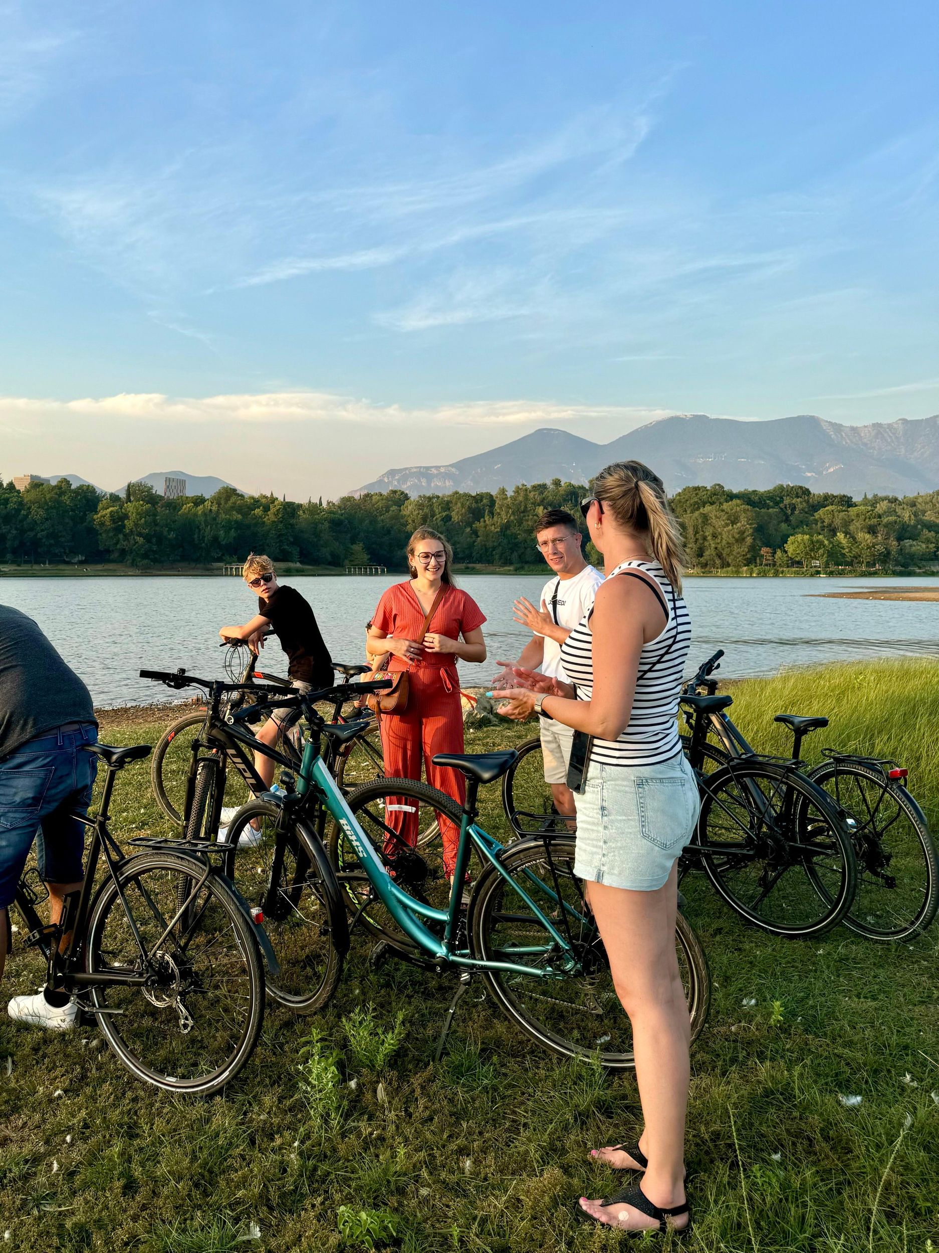 Fahrrad- oder E-Bike-Tour Tirana: Highlights & Grand Park mit Führung