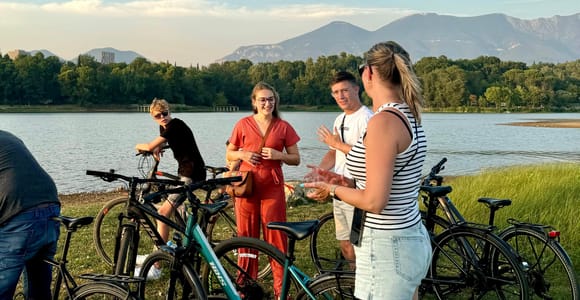Fahrrad- oder E-Bike-Tour Tirana: Highlights & Grand Park mit Führung