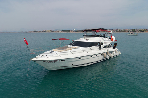 Side: Private Yacht & Sea Boat Cruise with Lunch The private yacht shown in the third picture