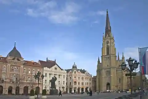 Ganztagestour Wein & Honig - Novi Sad und Sremski Karlovci