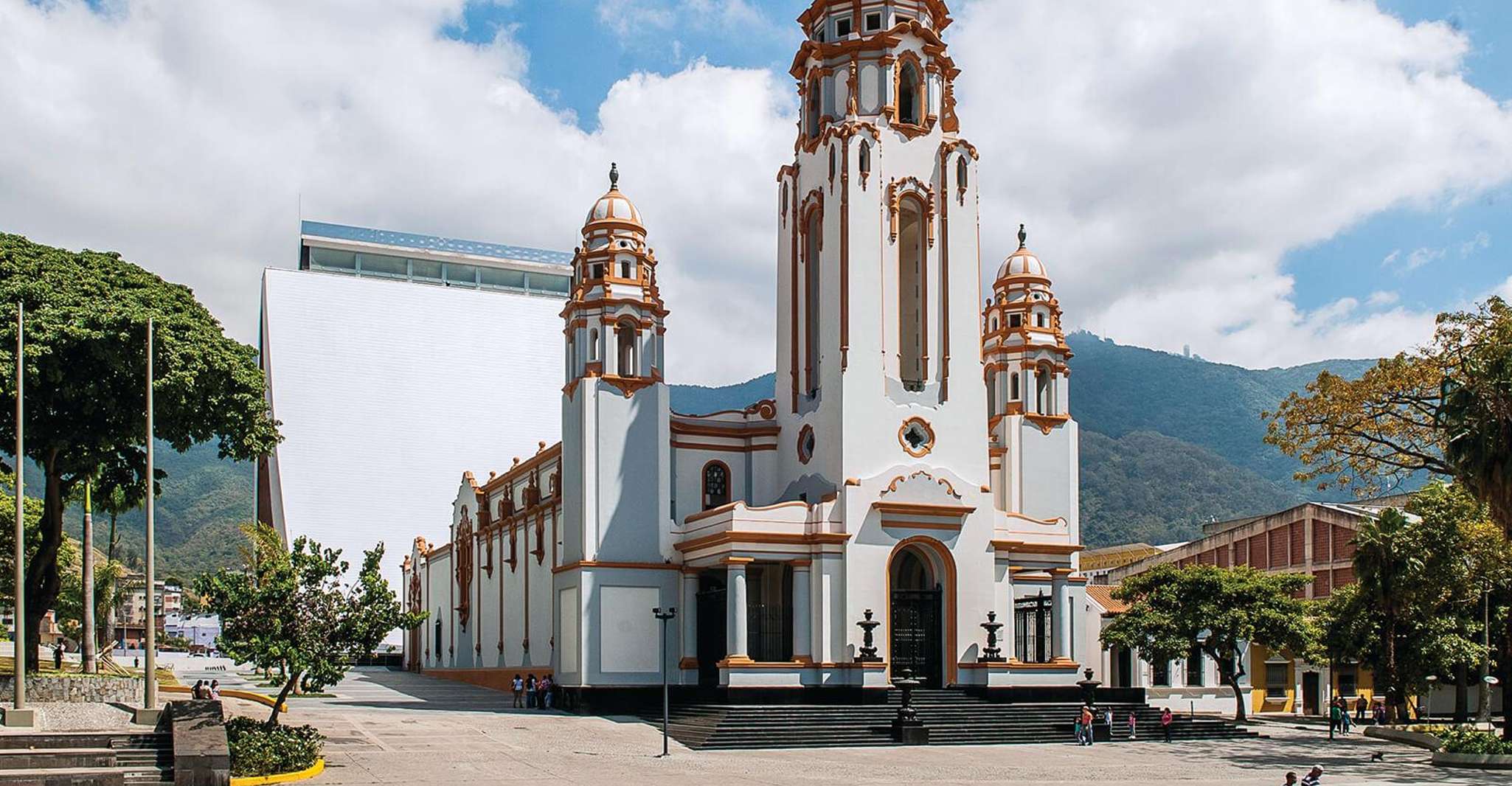 Caracas historic center street walking tour - Housity