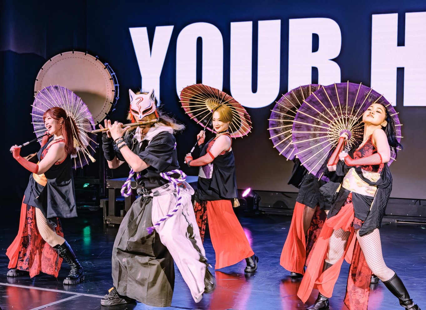 Osaka: Et moderne show med samuraier, Kabuki, Taiko og dans