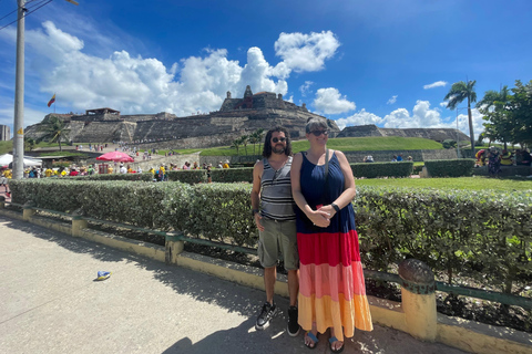 Cartagena: tour della città con pick-up e biglietti d&#039;ingressoCartagena: tour della città con prelievo e biglietti d&#039;ingresso