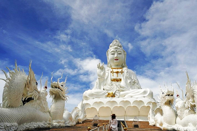 Chiang Rai: Explore 3 Highlight Temples (White, Blue, Red) Meeting Point: Wat Phra Singh (Hotels Outside Pickup Area)