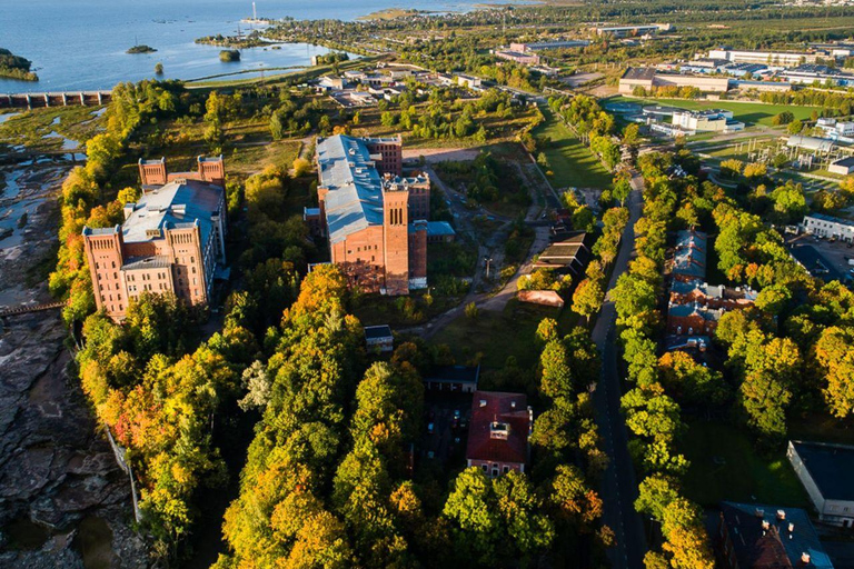 Au départ de Tallinn : excursion d&#039;une journée à Narva et « Vue sur la Russie ».Narva et « Vue sur la Russie » - Excursion d&#039;une journée