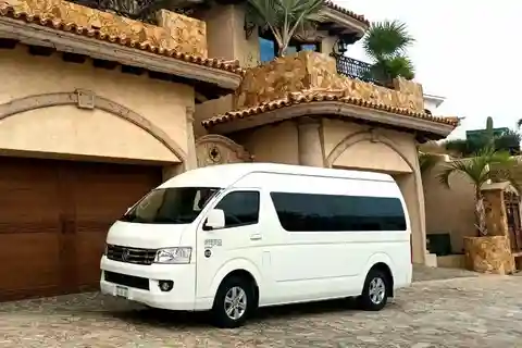 Los Cabos Airport: Group Transportation to La Paz