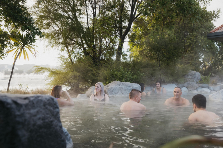 Auckland: Rotorua Highlights inc Wai-O-Tapu & Optional extra Wai O Tapu & Te Puia Guided Tour