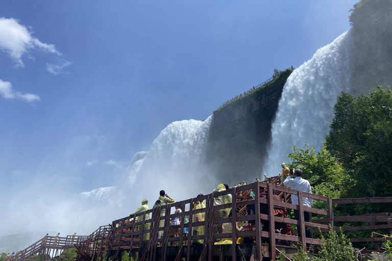 Niagara Falls: VIP Maid of the Mist & Cave of the Winds Tour