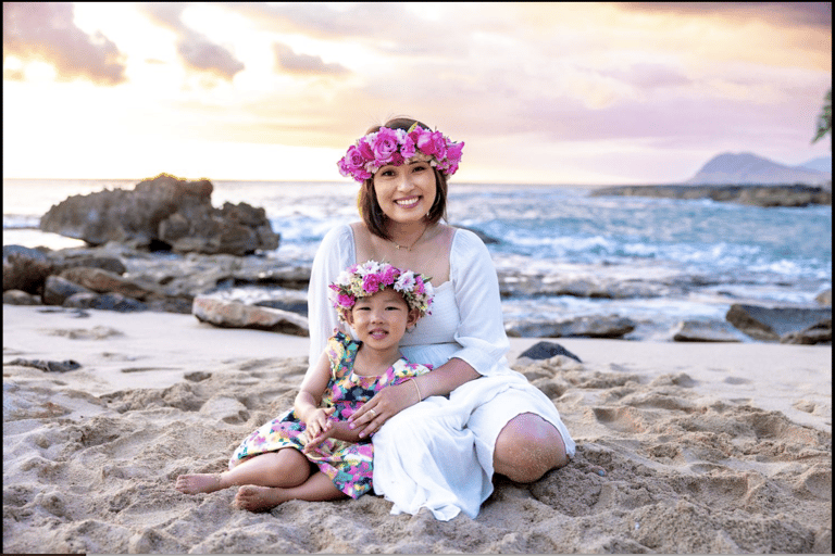 Oahu: Hawaiian Sunset Photoshoot on the Beach Premium Couple