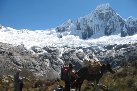 Huaraz: Tour guiado de 4 dias pelo Trekking Santa Cruz