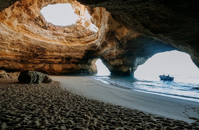 From Armação de Pêra: Benagil Caves and Beaches Boat Tour