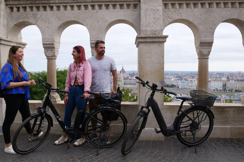 Budapeste: Passeio turístico guiado de E-BikeTour em holandês