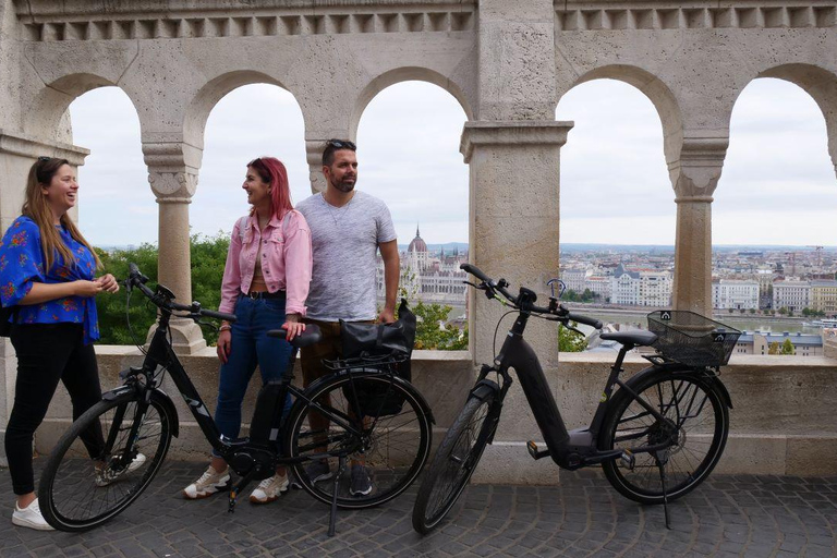 Budapeste: Passeio turístico guiado de E-BikeTour em holandês