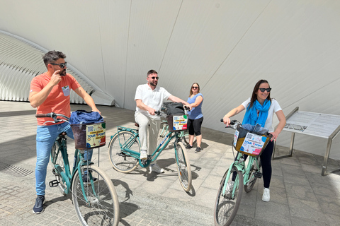 Valencia Geführte Fahrradtour in kleiner GruppeGemeinsame Fahrradtour in kleiner Gruppe (Fahrrad ist nicht inbegriffen)