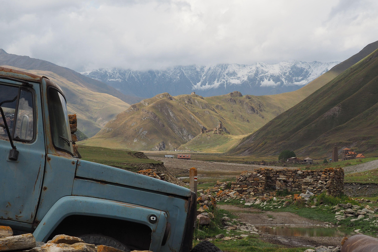 Tbilisi: Kazbegi, Gudauri & Truso Valley 4x4 Adventure