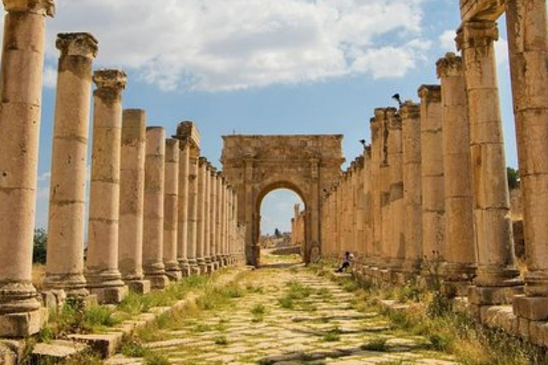 Explore o norte da Jordânia: de Amã a Jerash, Ajloun e Umm Qais